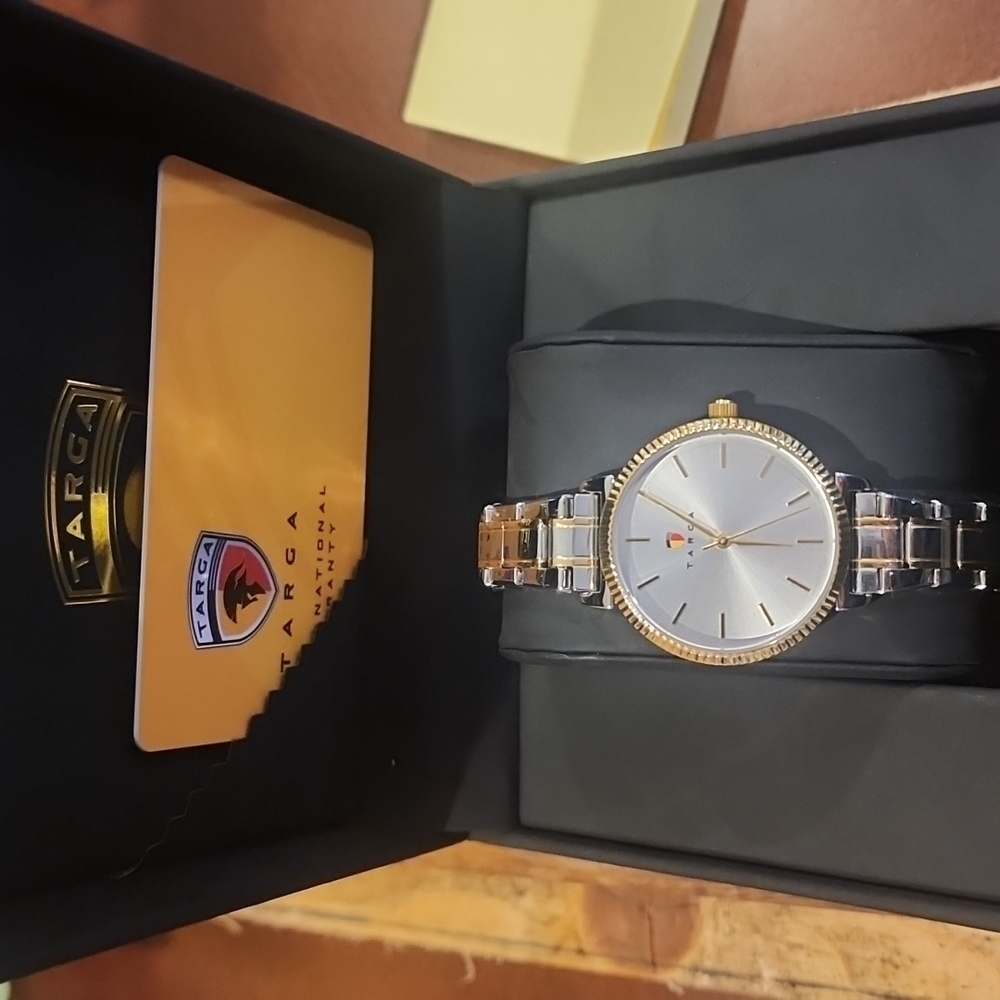 NWT LADIES LUXURY TWO-TONED TARGA WATCH - Picture 4 of 4